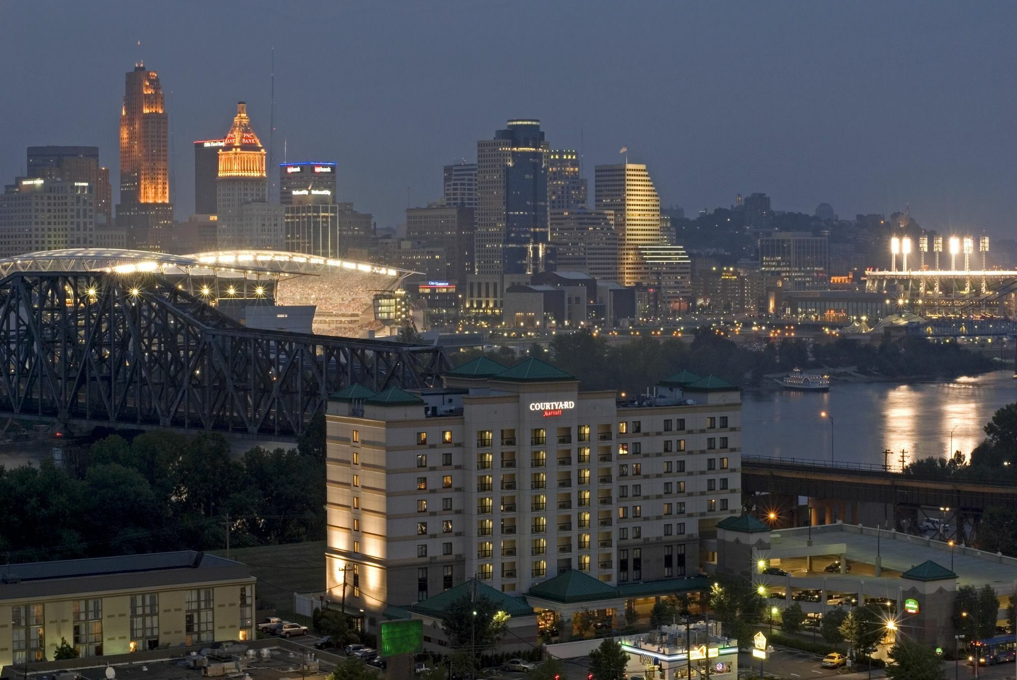 Courtyard Cincinnati Covington Εξωτερικό φωτογραφία